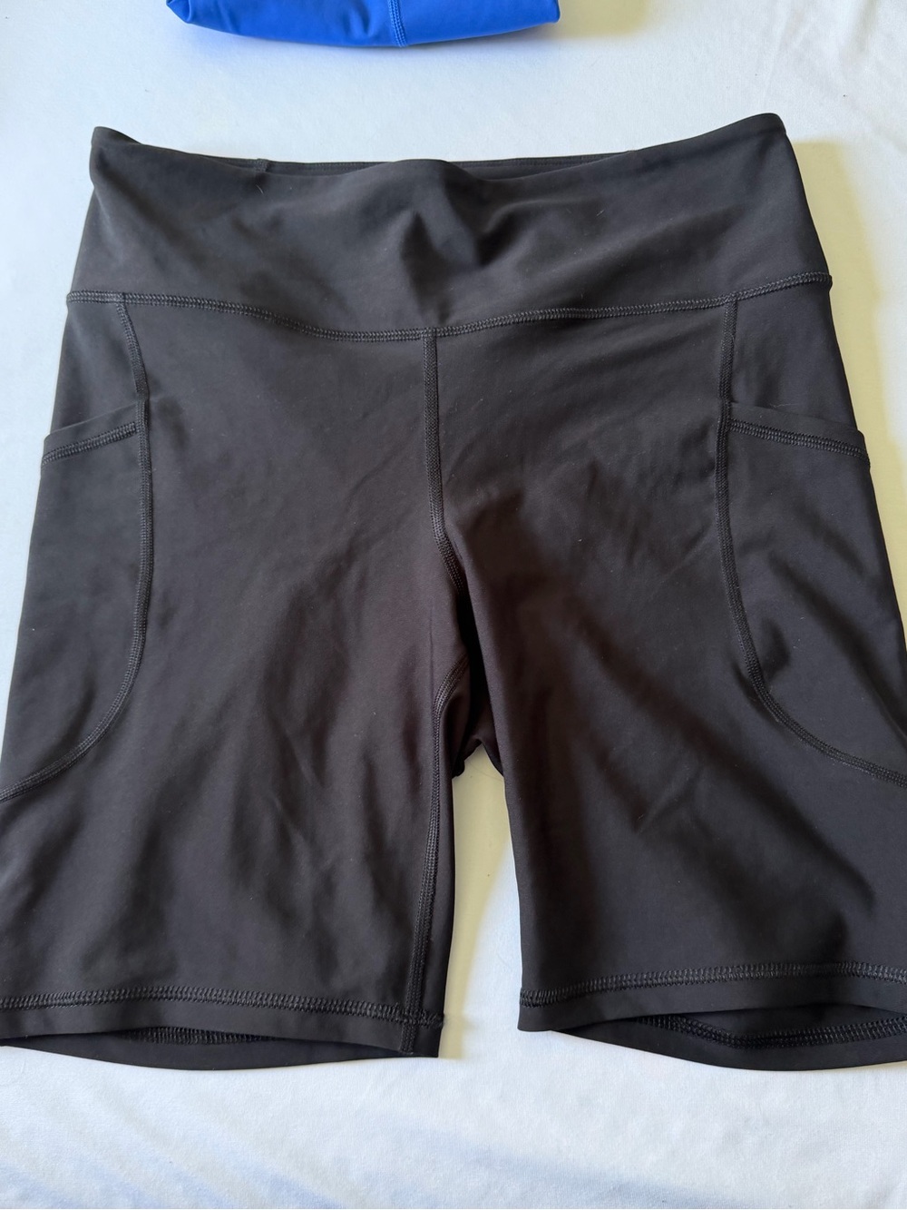 NWOT Old Navy Active Women's High-Rise Bike Shorts with Side Pockets